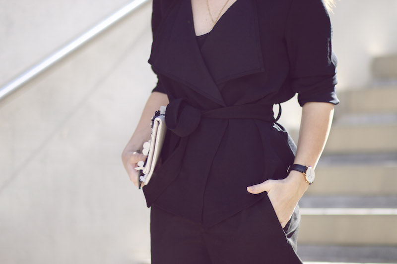 veste noire resserée taille blog mode